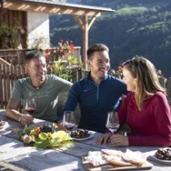 Törggelen: escursione, degustazione di vino e pranzo tipico