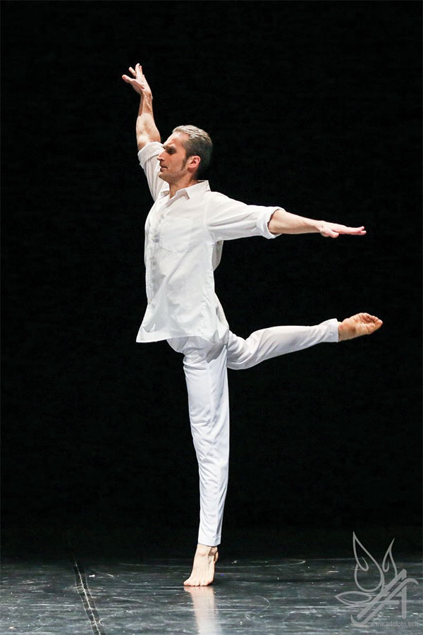 Enkel Zhuti e la passione per la danza