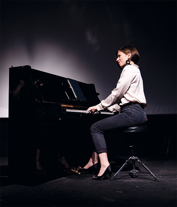 „Hier ist musikalisch unglaublich viel los!“. Michèle Schladebach: Pianistin, Korrepetitorin, Komponistin, Chorleiterin